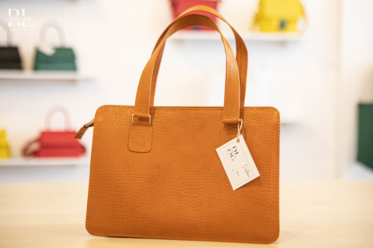 Bolso victoria cuero nacional- Henna
