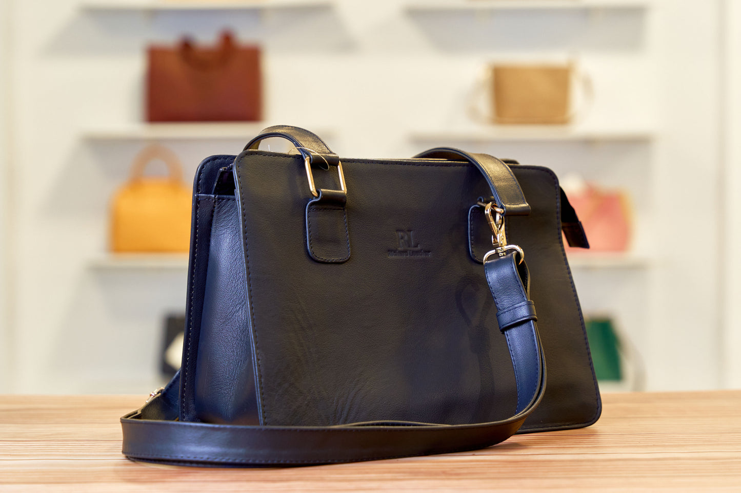 Bolso victoria cuero importado- Azul