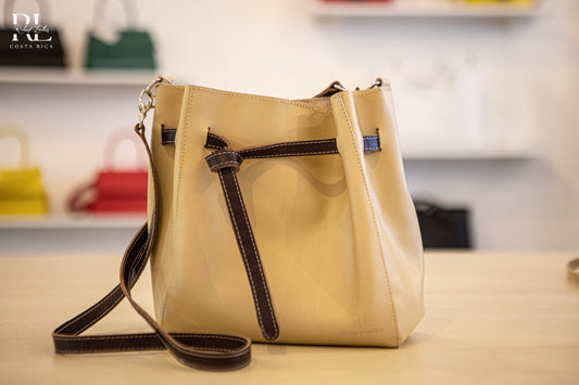 Laura-beige